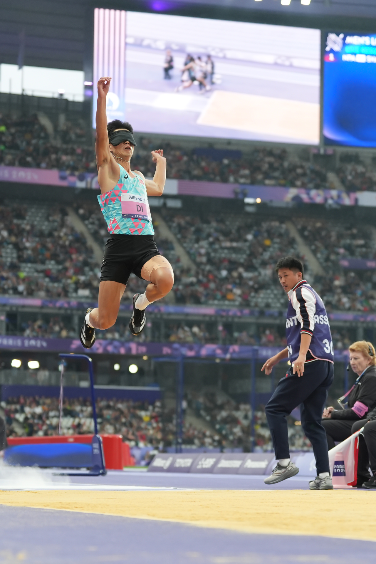 图为辽宁省残疾人运动员邸东东比赛现场